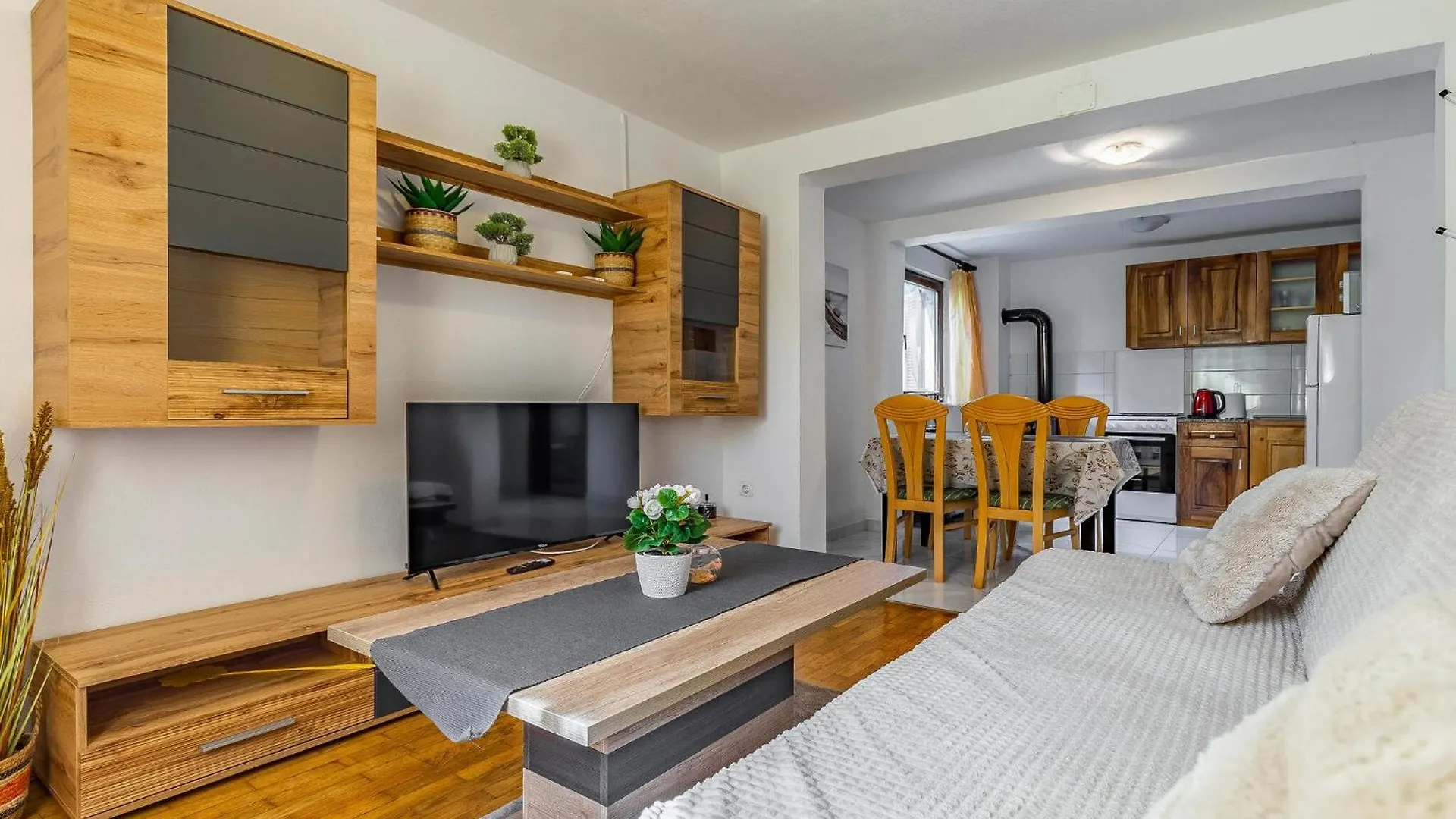 3 Bedroom Gorgeous Home In Medulin 0*,