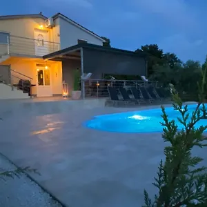 Aleya FERIENHAUS mit Pool Ferienhaus